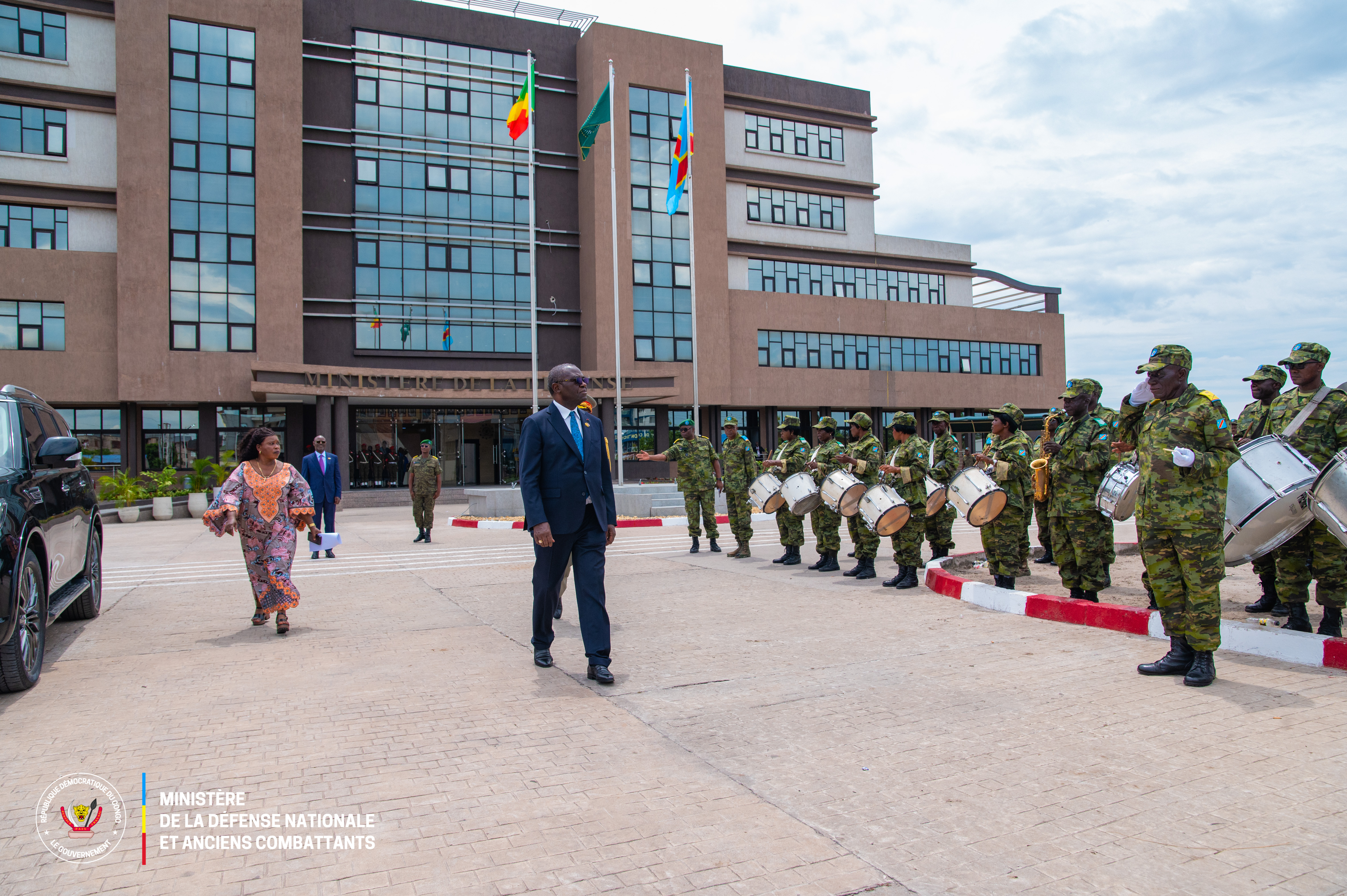 RDC–Congo-Brazzaville : en visite à Kinshasa, Charles Richard Mondjo et Guy Kabombo Muadiamvita consolident le partenariat militaire et la coordination sécuritaire aux frontières